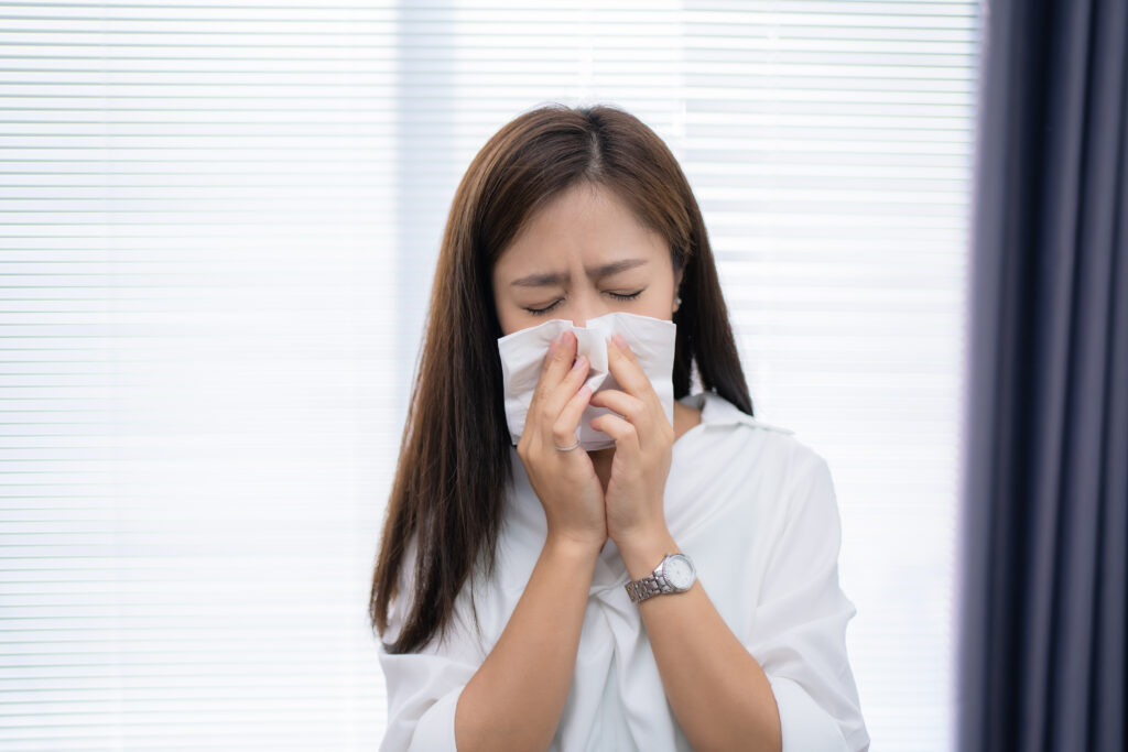 Do you suffer from seasonal allergies? The allergy specialists at Premium Healthcare can help you determine your best treatment plan.)